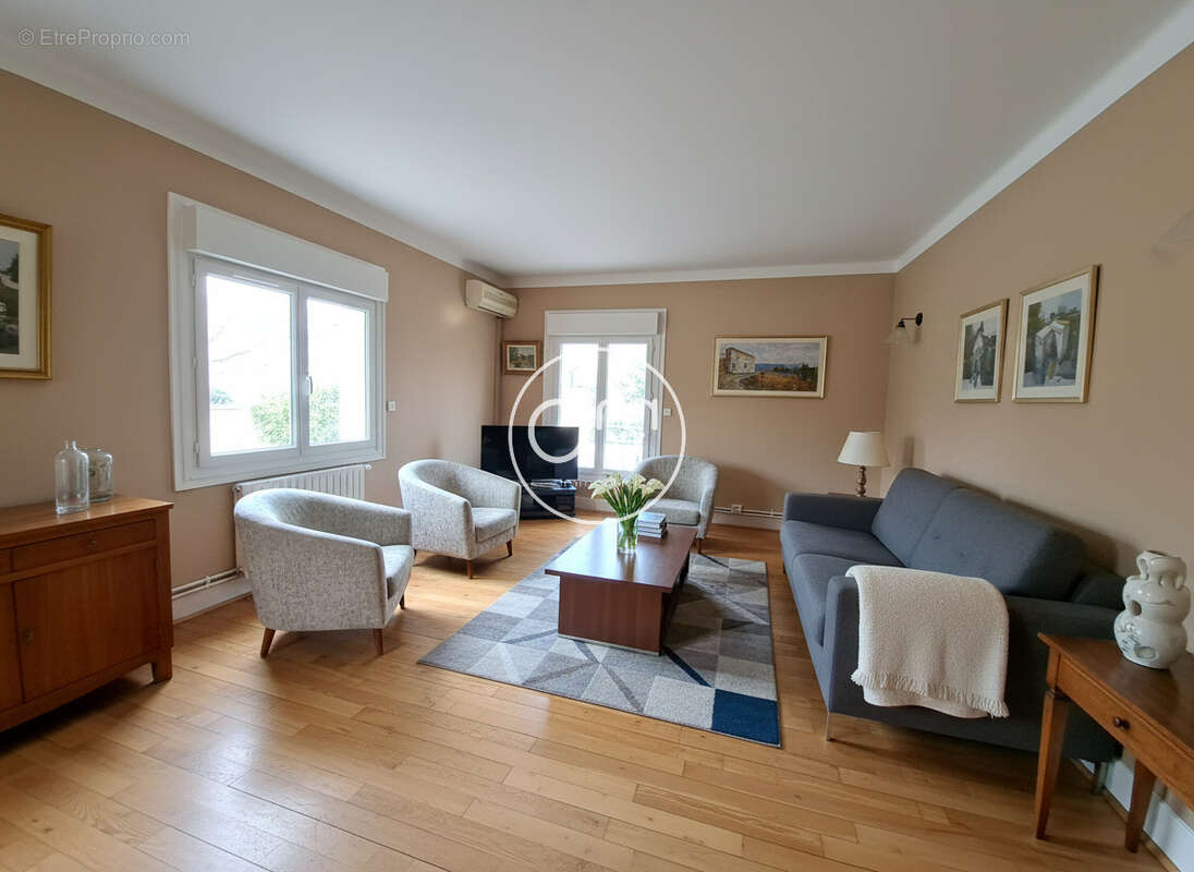 Maison à LA VALETTE-DU-VAR