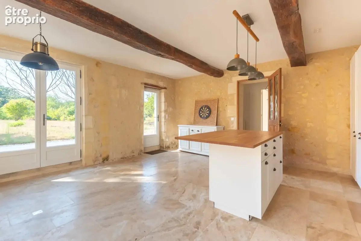 Propriete en pierre - 258 m2 + dependances - 4 ch - terrain de 9140 m2 - photo 12