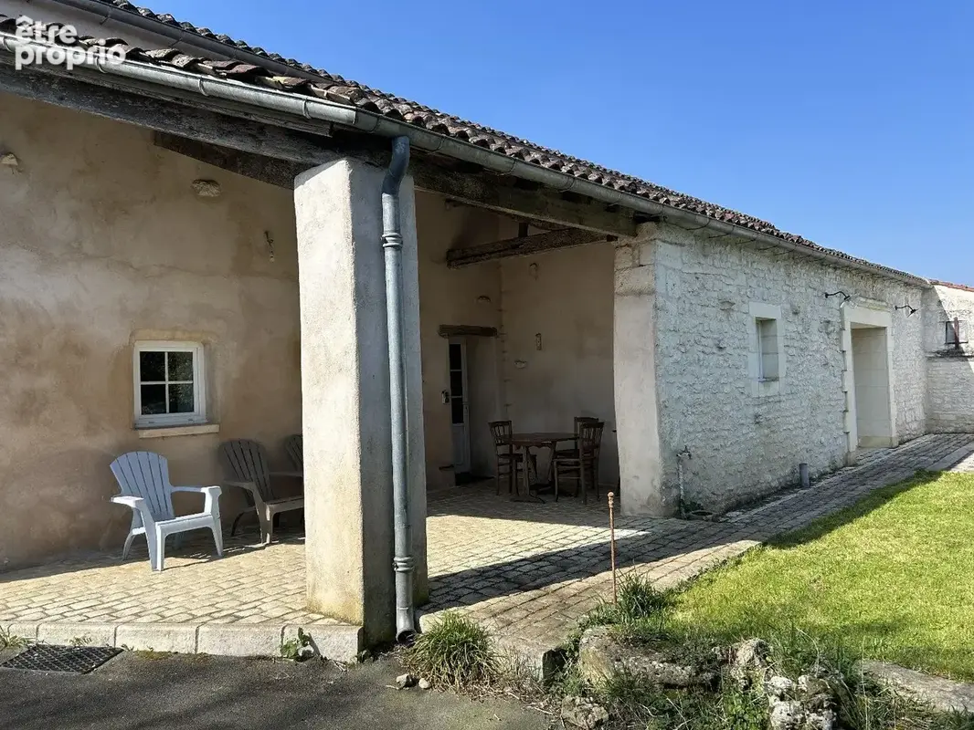Longère de caractère de 261 m² avec piscine, dépendances et panneaux solaires - photo 13