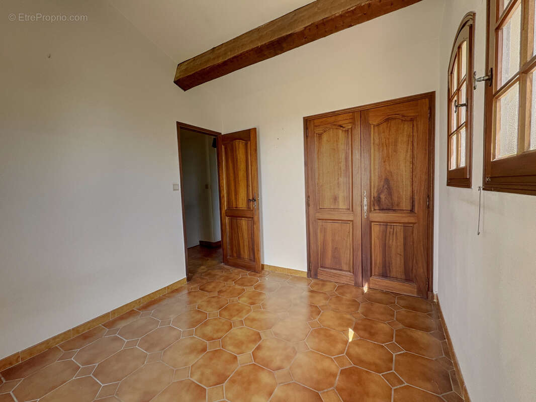 Villa T4 de 96 m2 hab. avec garage sur 349 m2 de terrain à pied du port du Brusc - photo 16