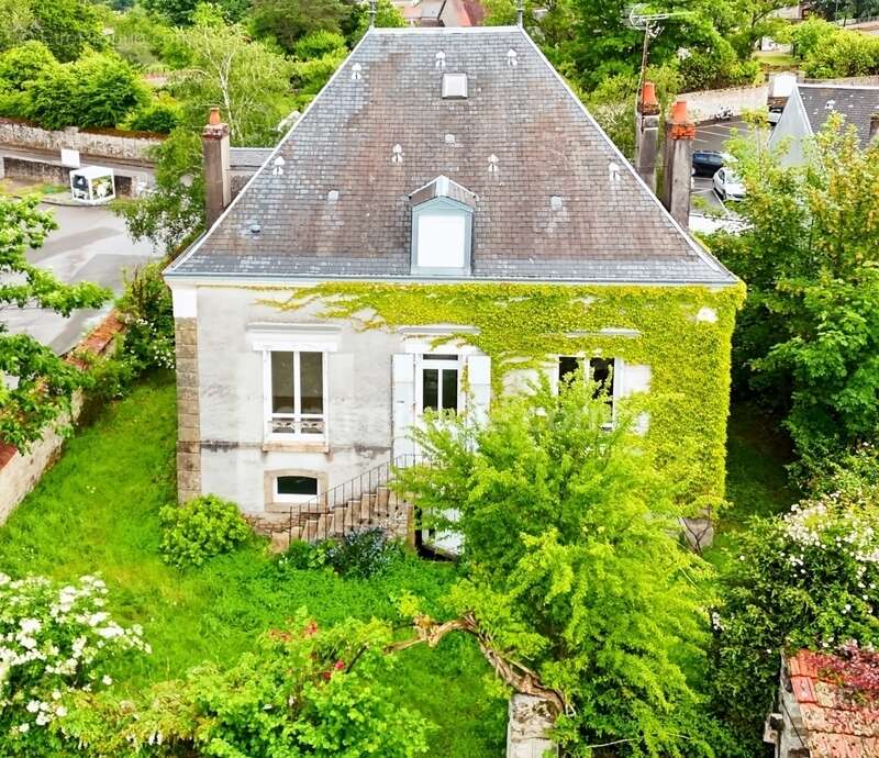 Maison à SAINT-SULPICE-LES-FEUILLES