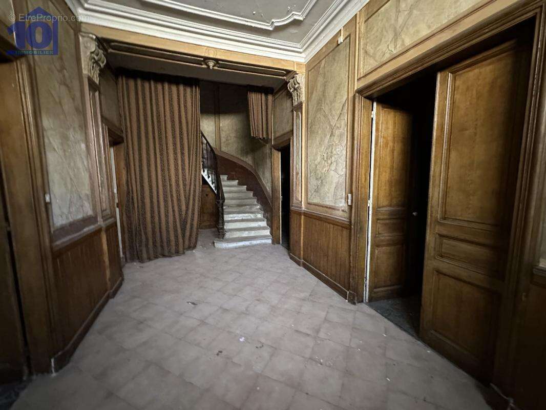 Maison 360 m² à Lespignan  - photo 2