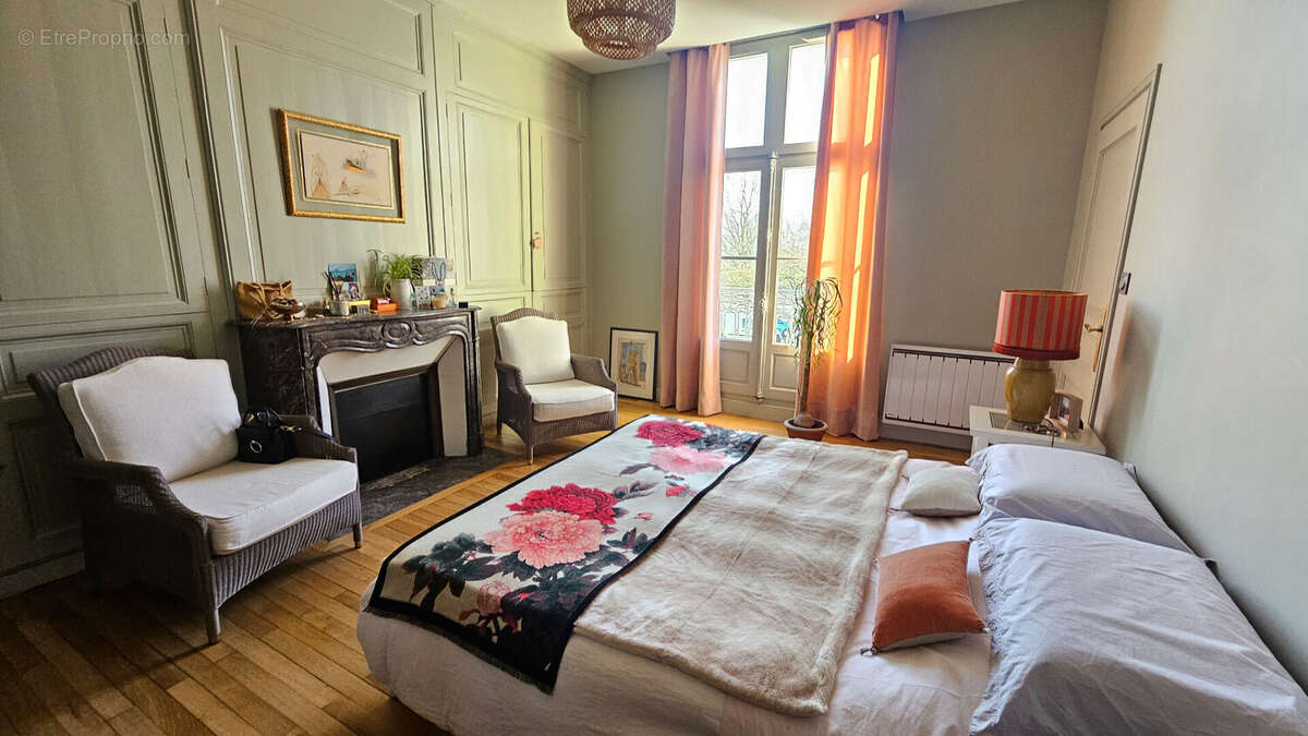 Appartement à SAINT-CYR-SUR-LOIRE