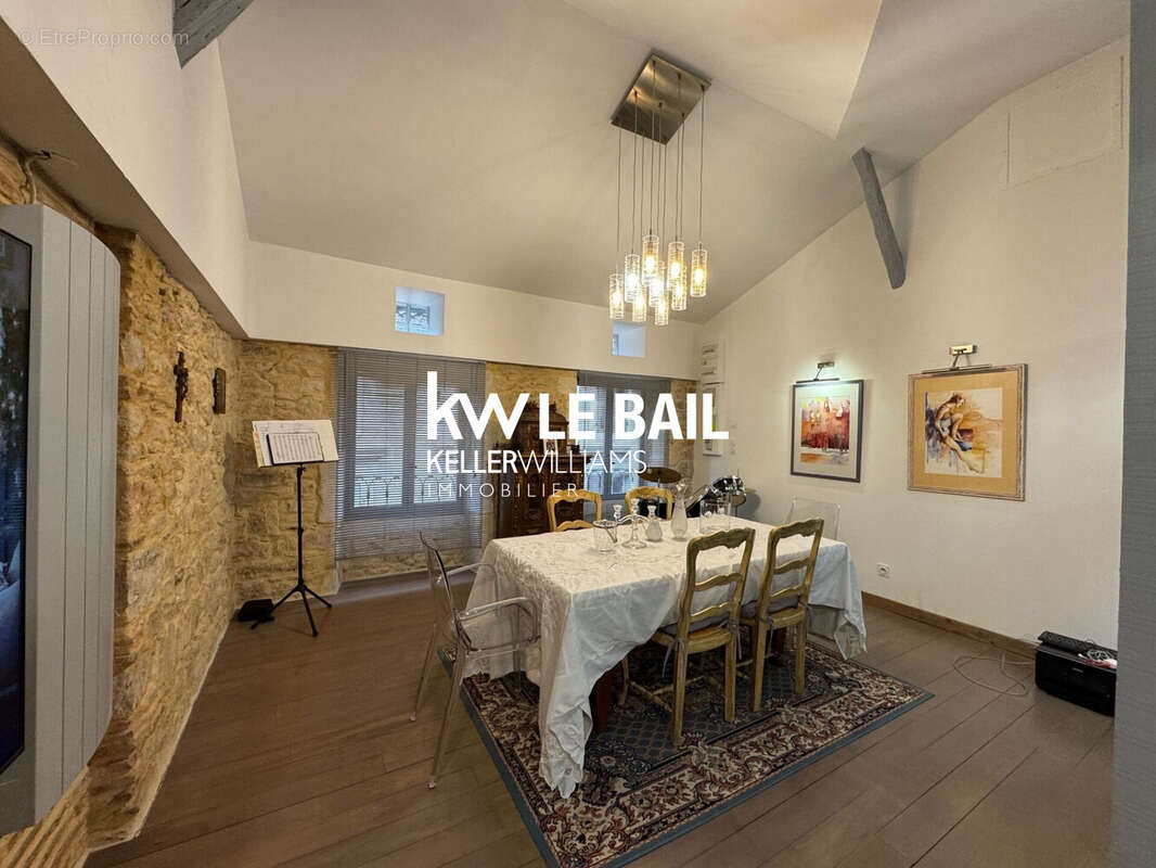 Maison 125 m² à Puy-L'eveque  - photo 7