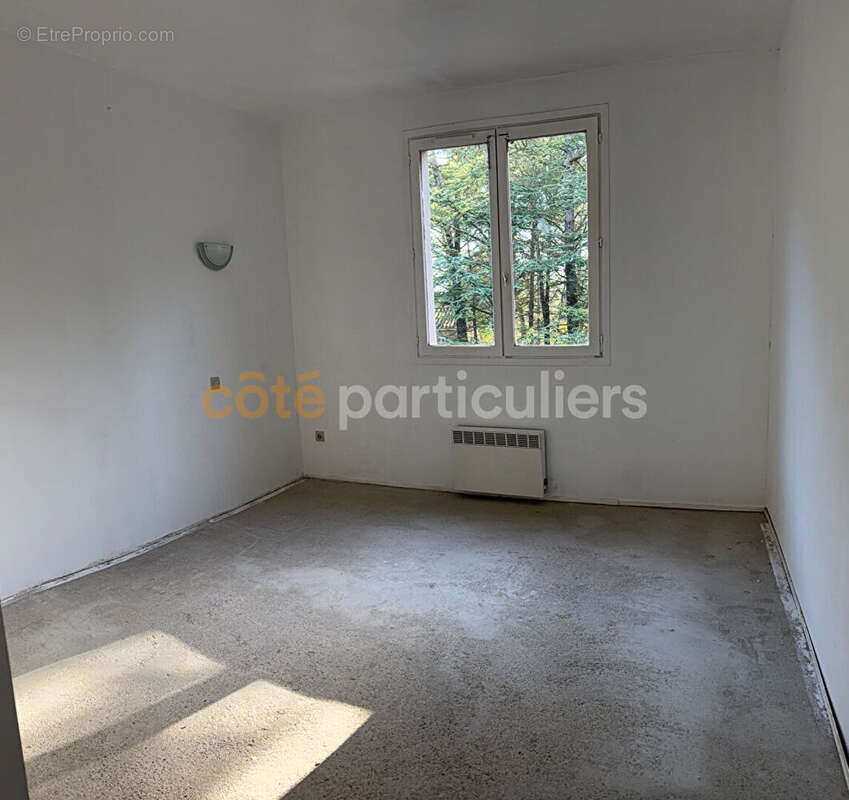 Maison à VILLEMOUSTAUSSOU