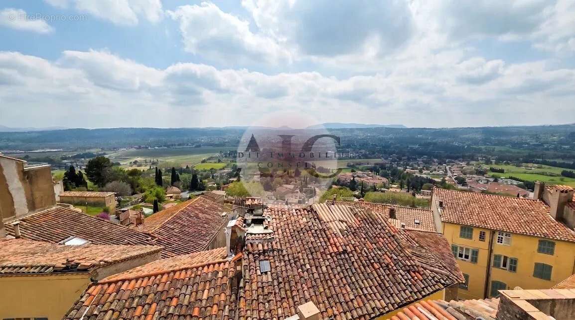 Appartement à FAYENCE