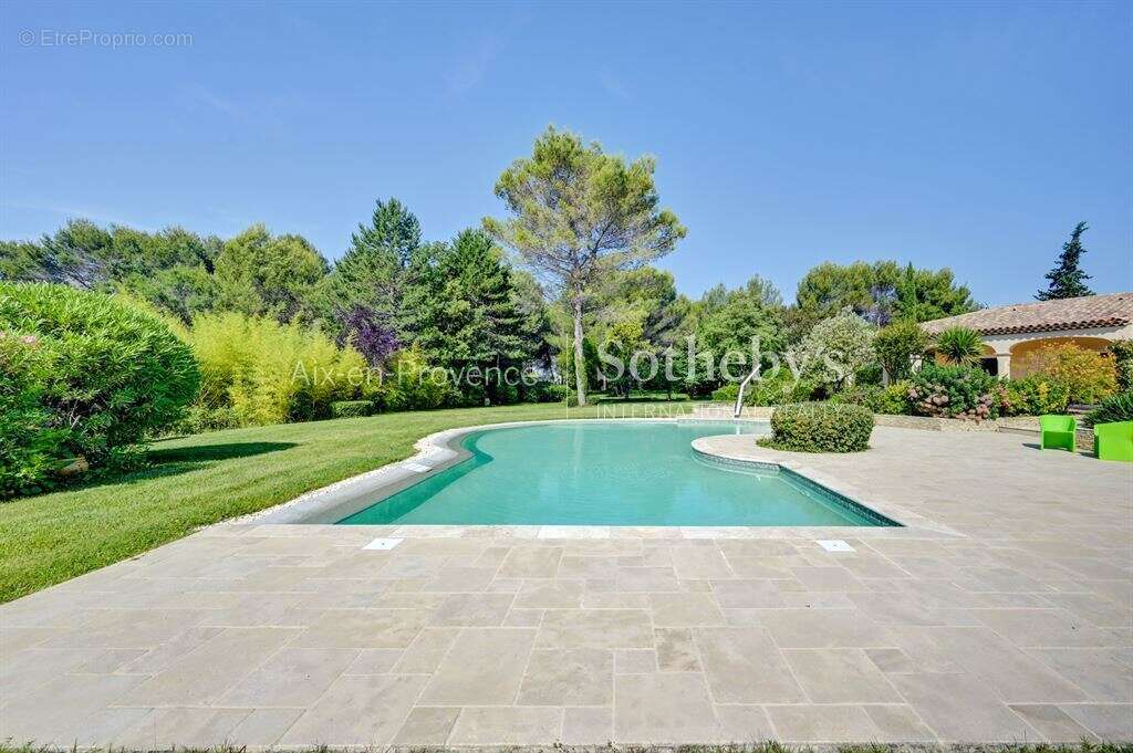 Maison d'exception - 280 m² à vendre à proximité d'Aix-en-Provence - photo 8