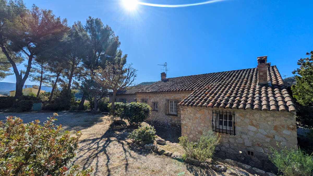 Maison à LE CASTELLET