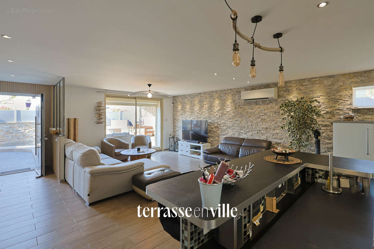 Maison à LA VALETTE-DU-VAR