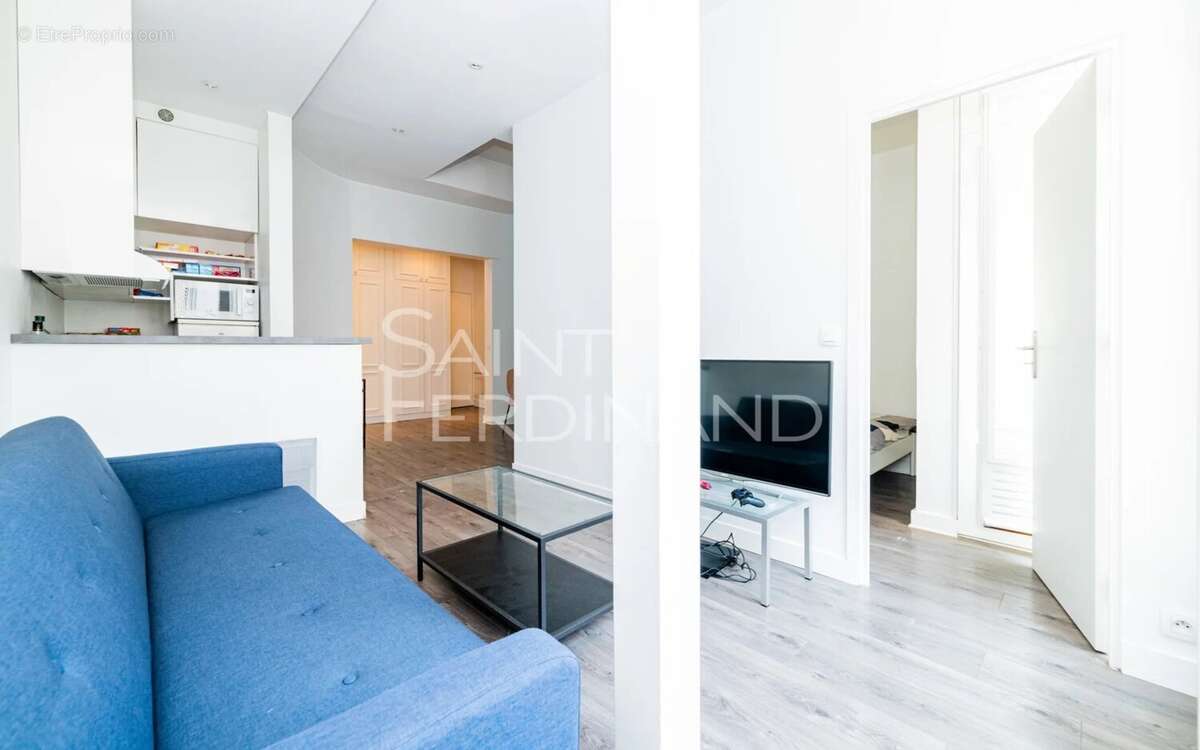 Appartement à PARIS-17E