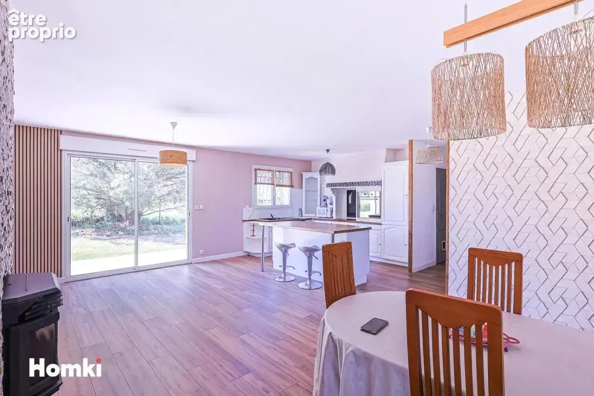 Maison/Villa T6 de 175 m² à Vacquiers 31340 - photo 4