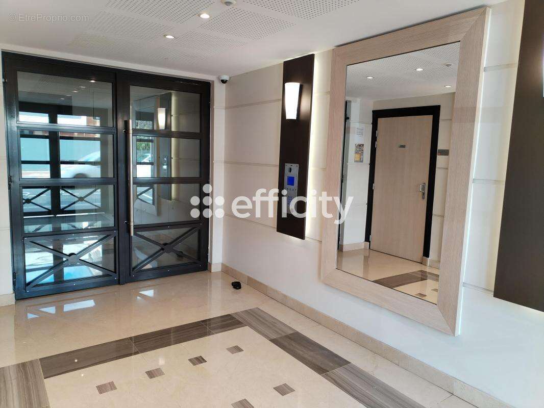 Appartement à SAINT-CYR-L'ECOLE