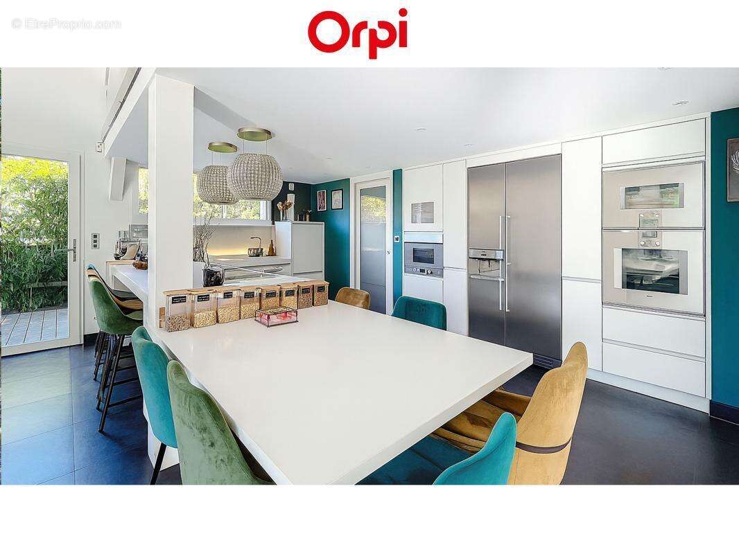 Maison à VETRAZ-MONTHOUX