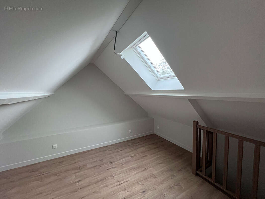 Maison à SAINT-NOM-LA-BRETECHE