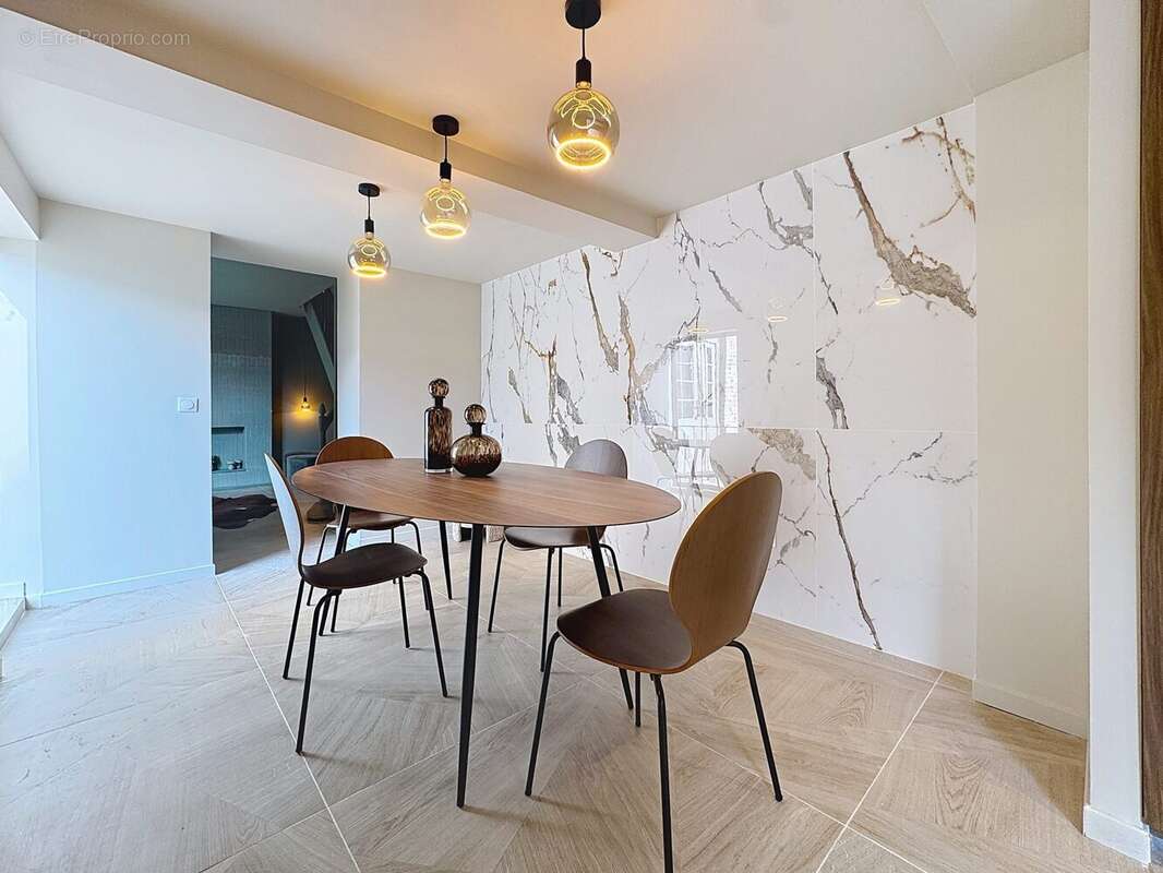 Maison à PONT-L&#039;EVEQUE