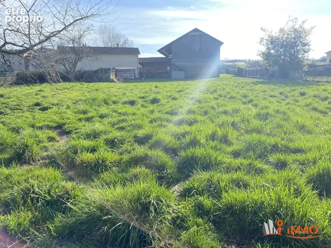 EXCLUSIVITÉ : Terrain plat de 467 m² – Coeur de village de F - photo 3