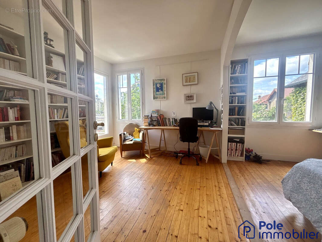 MAISON CAEN RIVE DROITE - CHAMBRE  ET BUREAU AVEC PARQUET  - Maison à CAEN