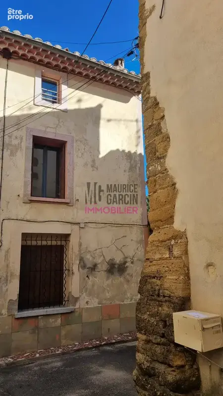 Maison à ENTRAIGUES-SUR-LA-SORGUE