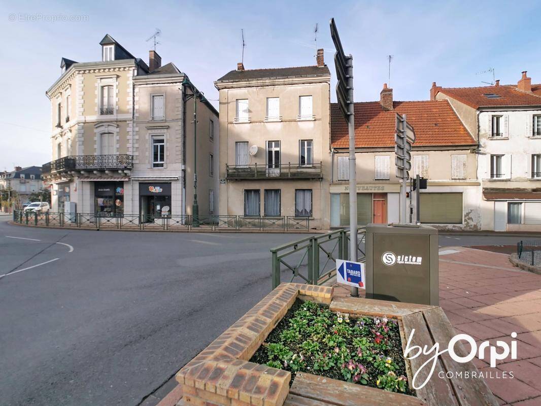 Appartement à COMMENTRY