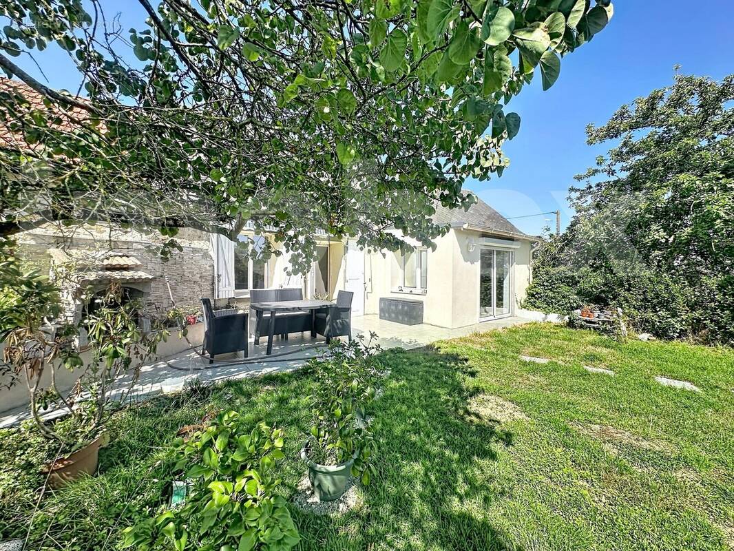 mr-faso_00018 - Maison à LA ROUXIERE