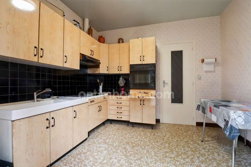 Maison à MAGNAC-LAVAL