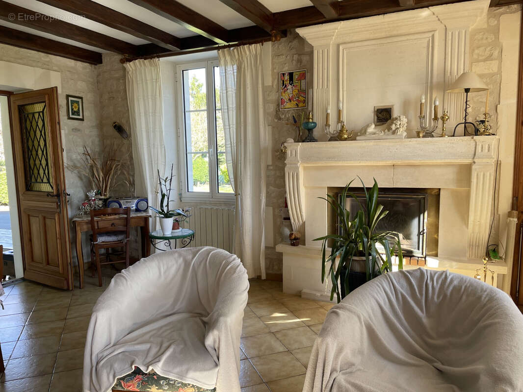 Maison à SEGONZAC