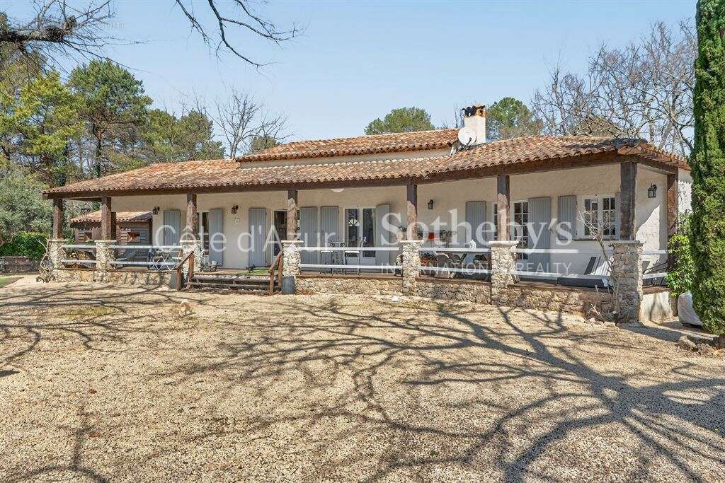 Maison à TOURRETTES