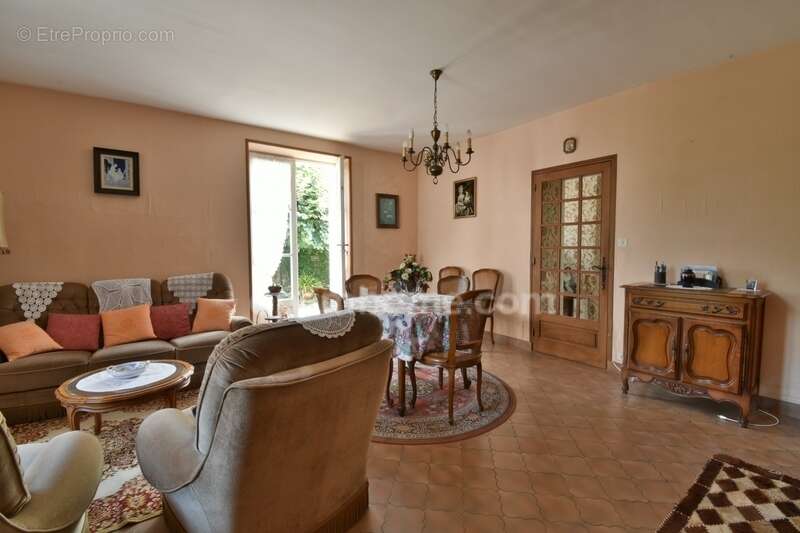 Maison à MAGNAC-LAVAL