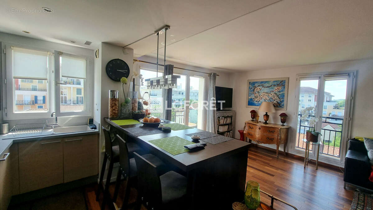 Appartement à VILLENEUVE-LA-GARENNE