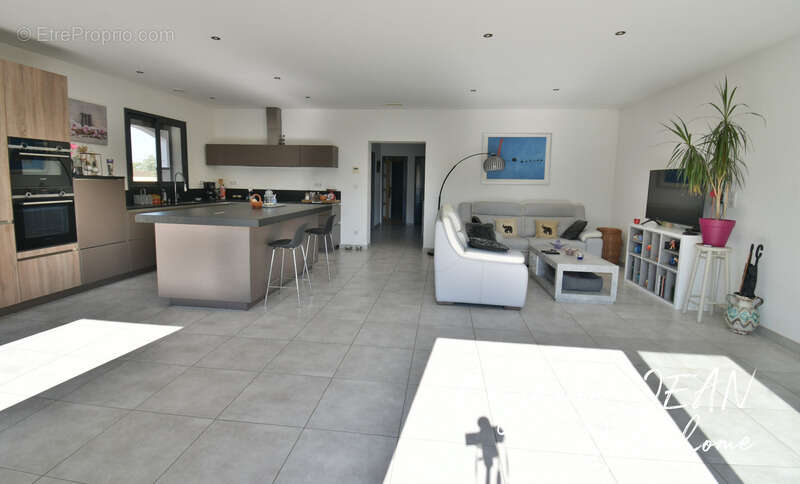 Maison à VILLENEUVE-LES-BEZIERS