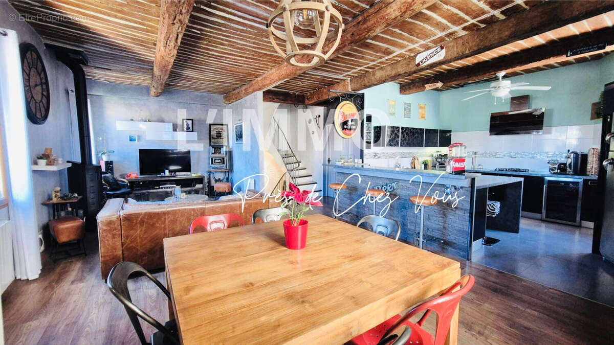 Maison à SAINT-ZACHARIE