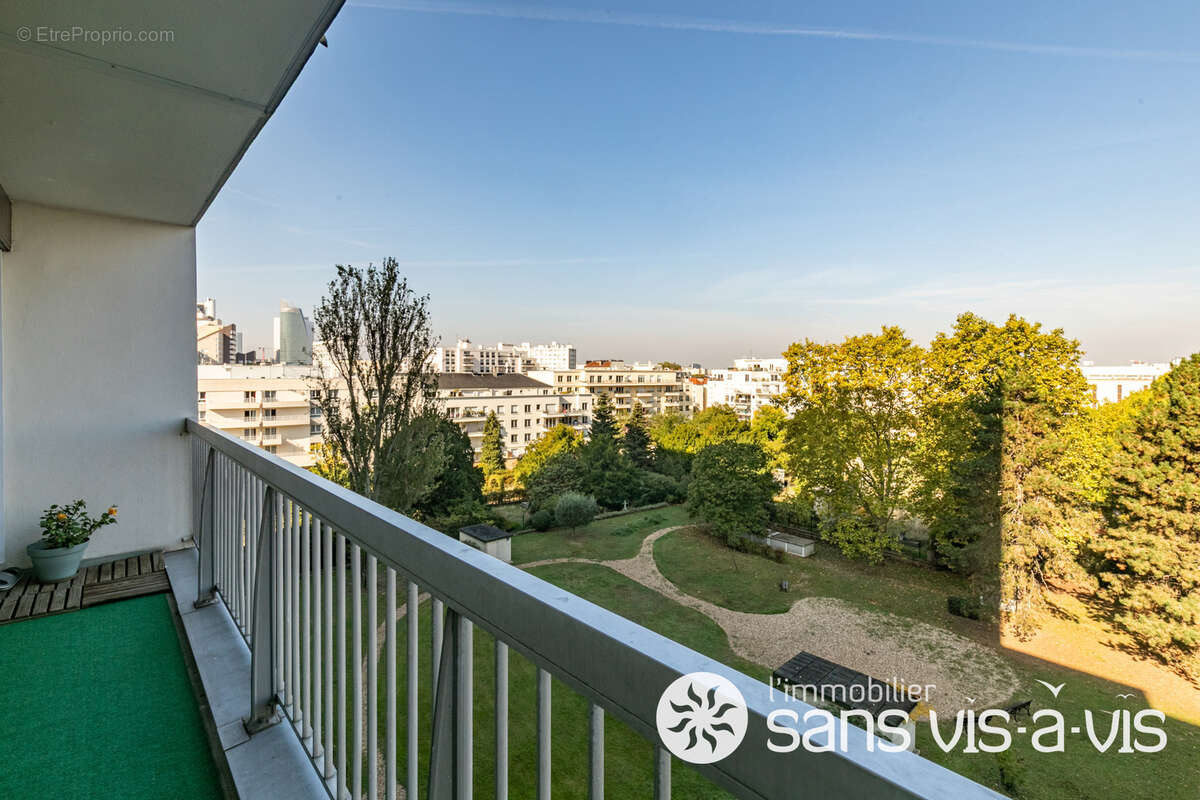 Appartement à COURBEVOIE