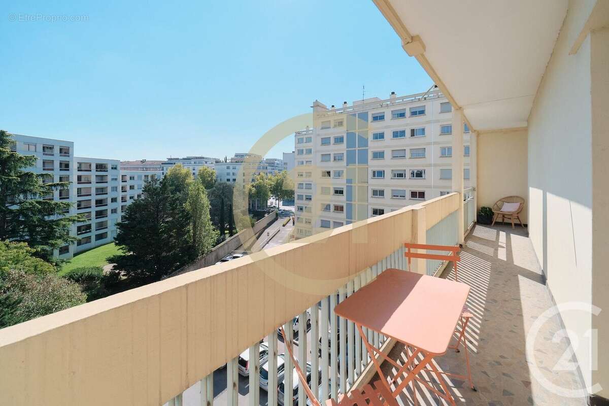 Appartement à LYON-8E