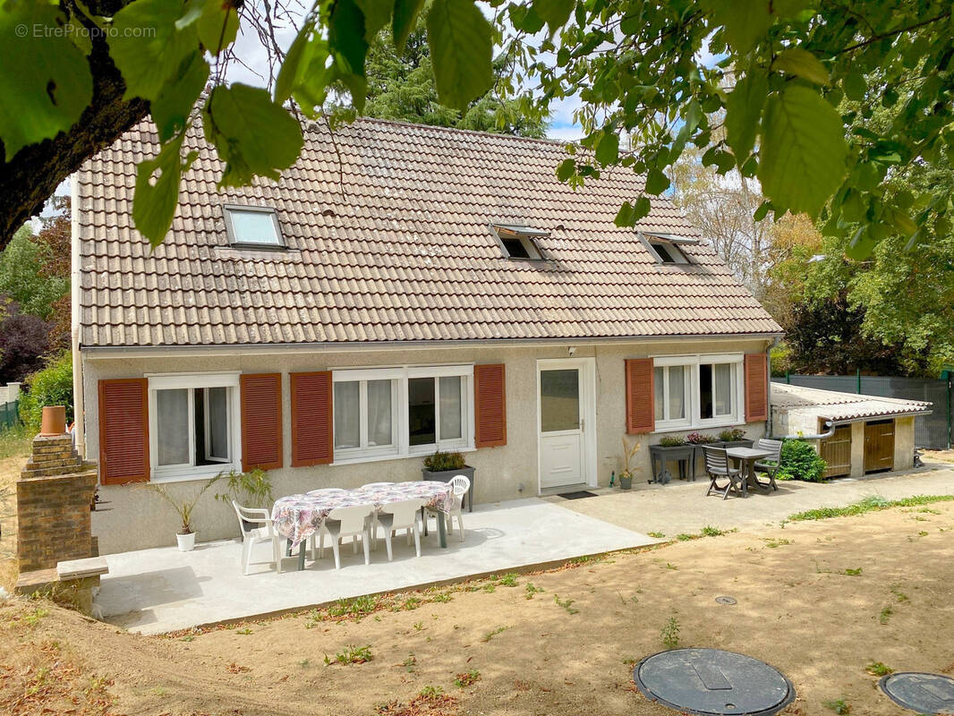 Maison à HOUDAN