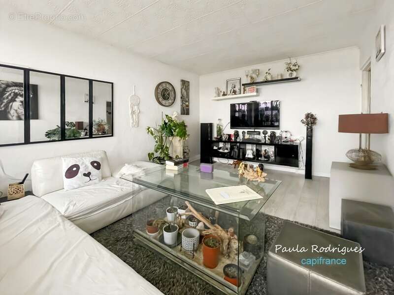 Appartement à LES CLAYES-SOUS-BOIS