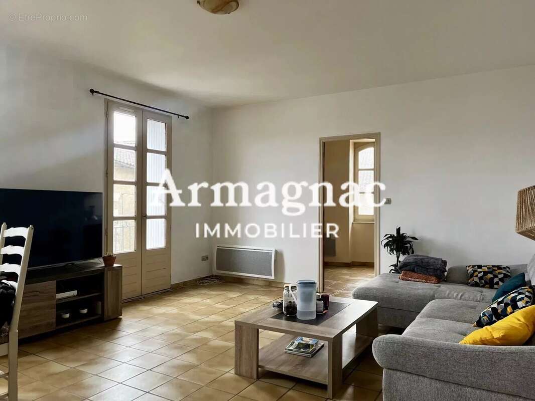 Appartement à VIC-FEZENSAC