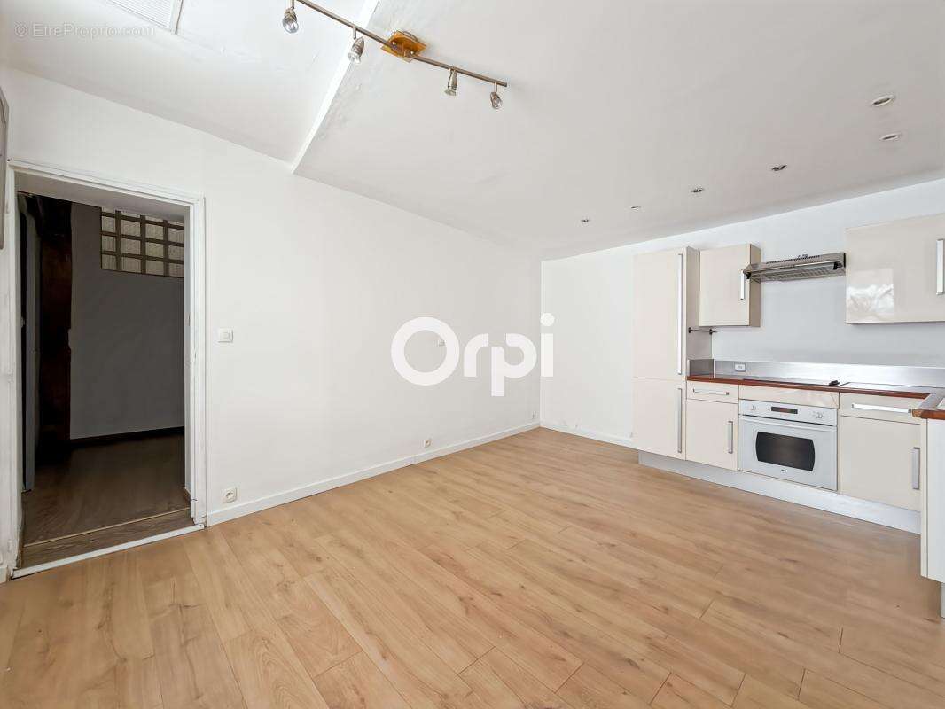 Appartement à CUGES-LES-PINS