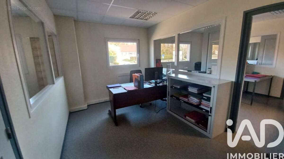 Photo 6 - Commerce à MENNEVILLE