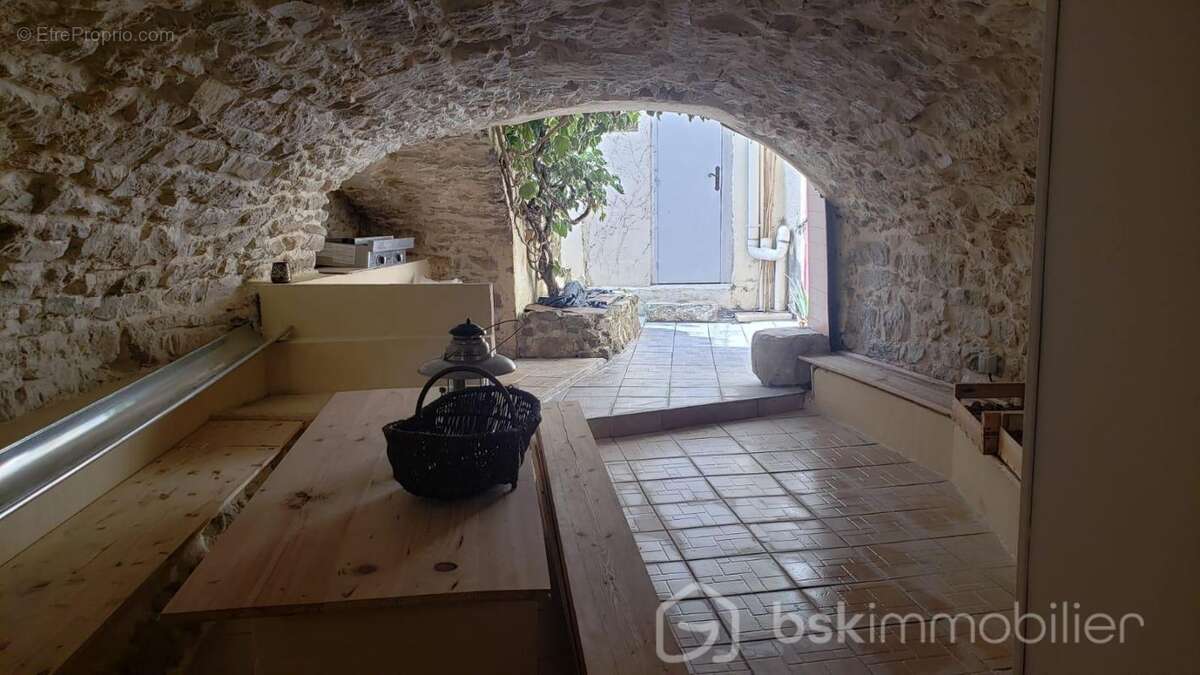 Maison à VEZENOBRES