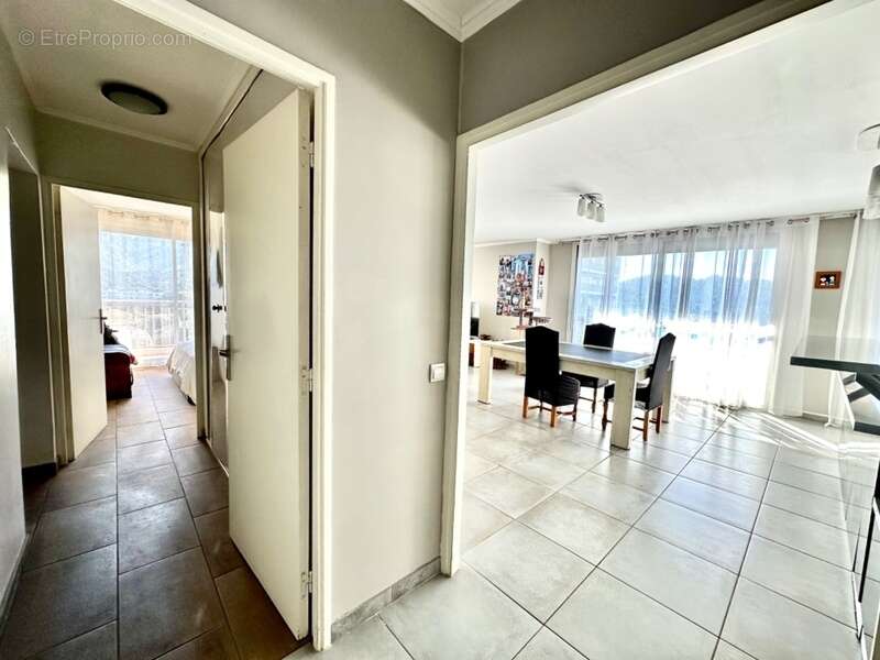 Appartement à MARSEILLE-9E