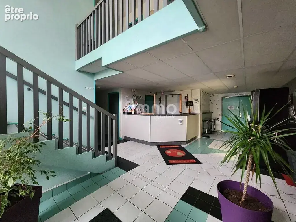 Murs et fonds – Hôtel 35 chambres - photo 2