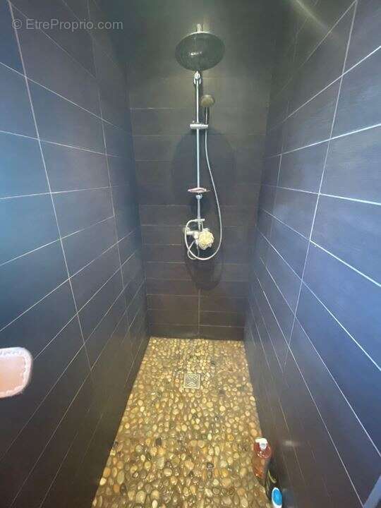 Maison à LA ROQUETTE-SUR-SIAGNE