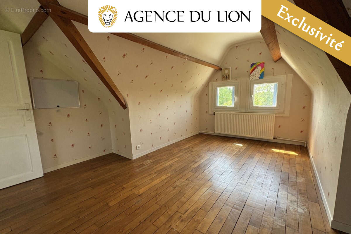 Maison à CHERISY