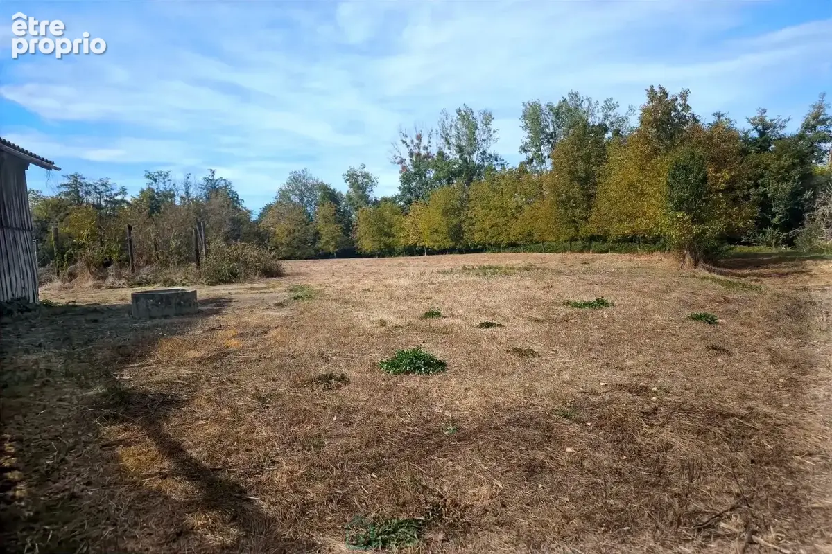Ferme avec 2 ha et eau naturelle, a 2 km du centre ville - photo 12