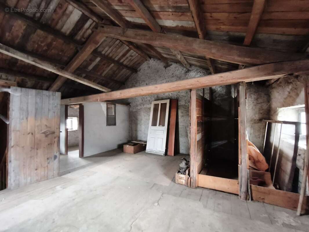 Maison à COSTAROS