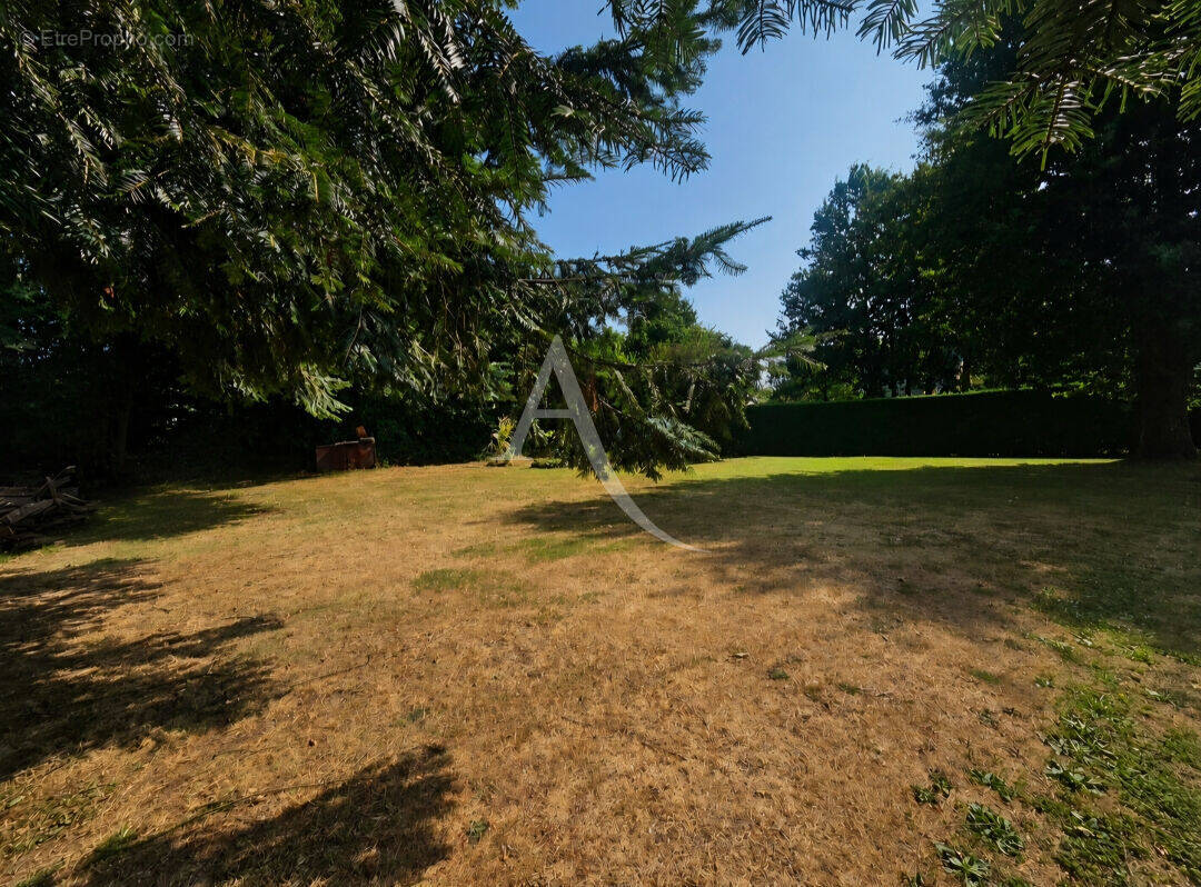 Terrain à PEILLAC