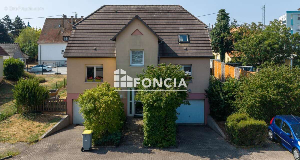 SELESTAT Maison de rapport – Deux logements indépendants avec garages – Investissement locatif - photo 2