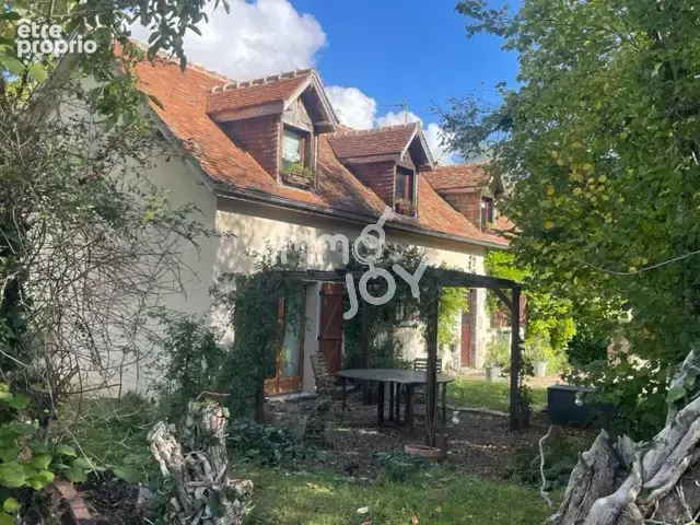 Entre Mamers et Mortagne au Perche, en village, maison de pays avec dépe,dances sur 1566 m2 de jardin arboré.. - photo 2