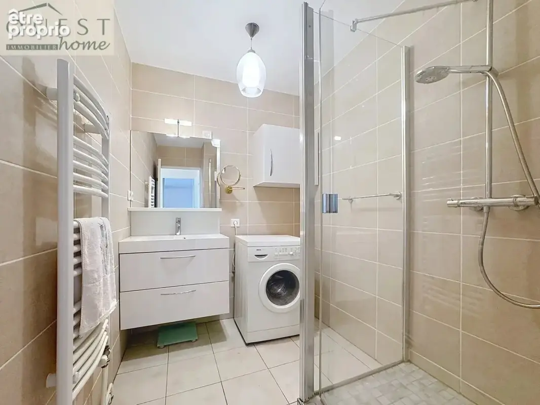Appartement entièrement rénové avec box fermé dans le centre - photo 6