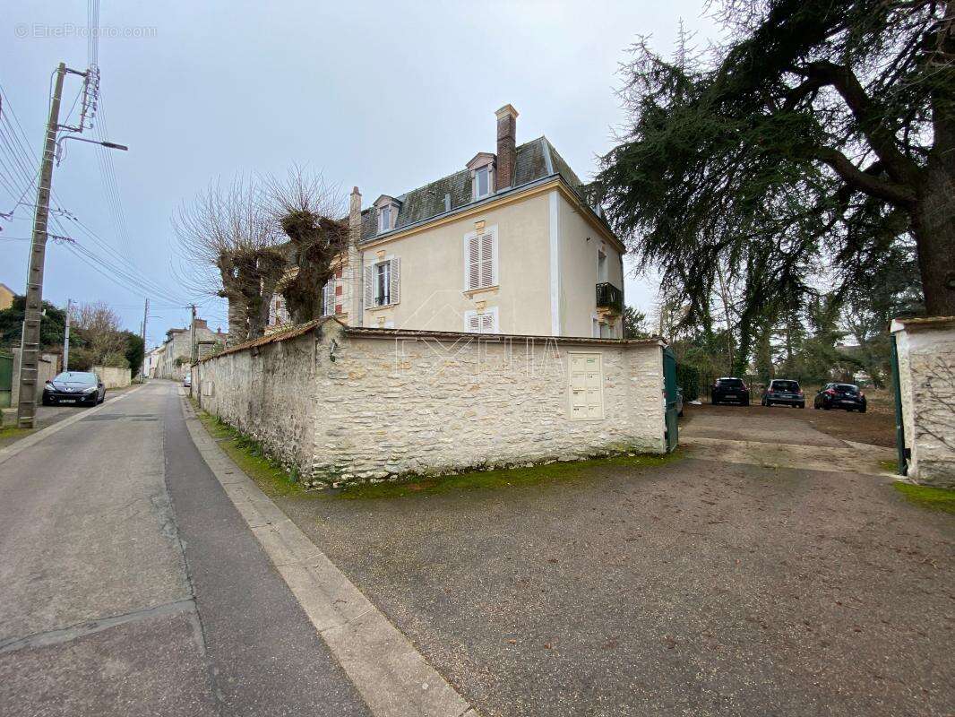 Appartement à ROSNY-SUR-SEINE